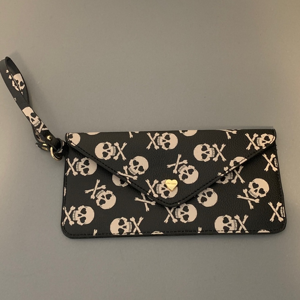 Betsey Johnson Black and Cream Skull Envelope Wristlet
